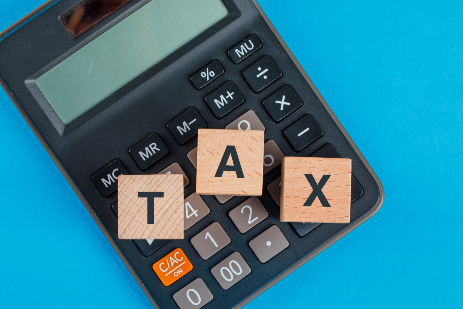 Read more about the article GIFT City Incorporation vs Traditional Incorporation: Regulatory and Tax Advantages